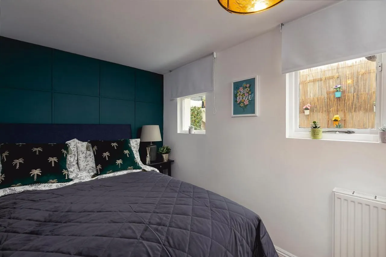 Lovely 2Br Ap Just Moments Away From Brighton Beach 0*,