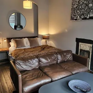 Elegant Studio In - 5 Min Walk To - 10 Min To Apartment