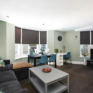 Lanes 3br Apartment