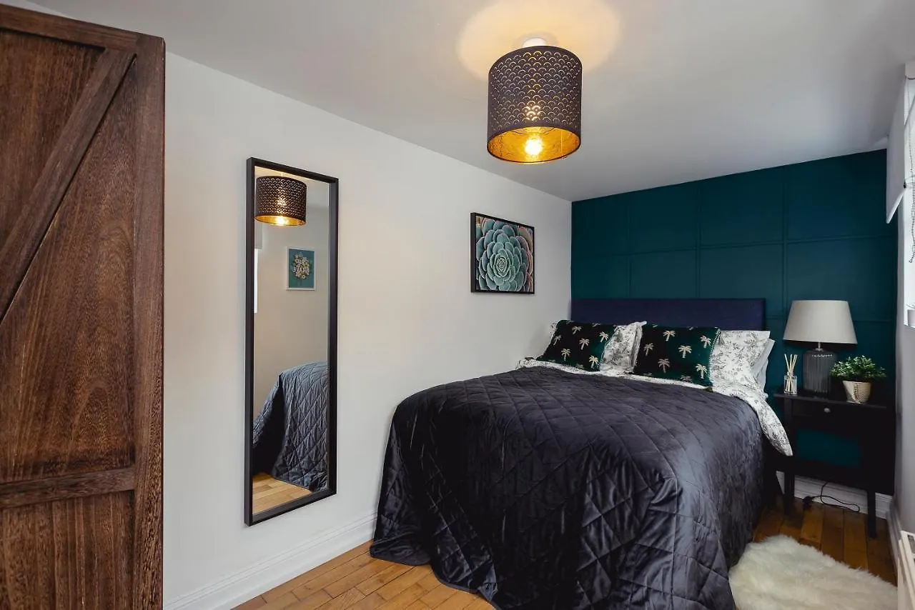 Lovely 2Br Ap Just Moments Away From Brighton Beach Appartement